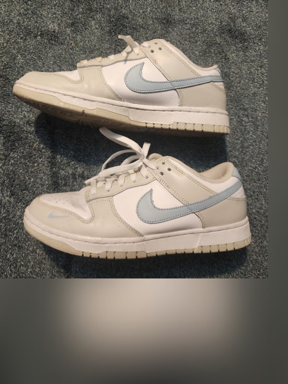 Nike Low-Top Sneakers in White, Grey and Light Blue